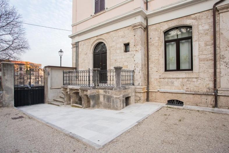 Villino Mari Camere Con Parcheggio Privato Gratuito Асколи-Пичено Экстерьер фото
