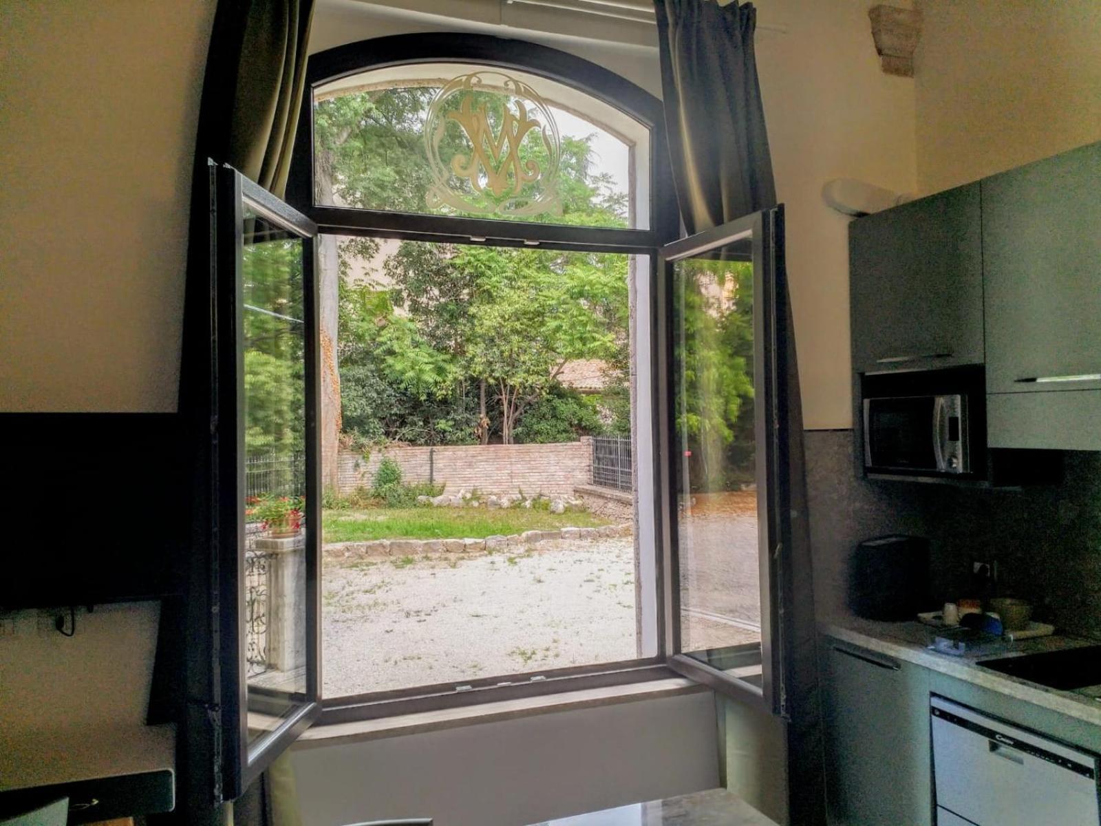 Villino Mari Camere Con Parcheggio Privato Gratuito Асколи-Пичено Номер фото